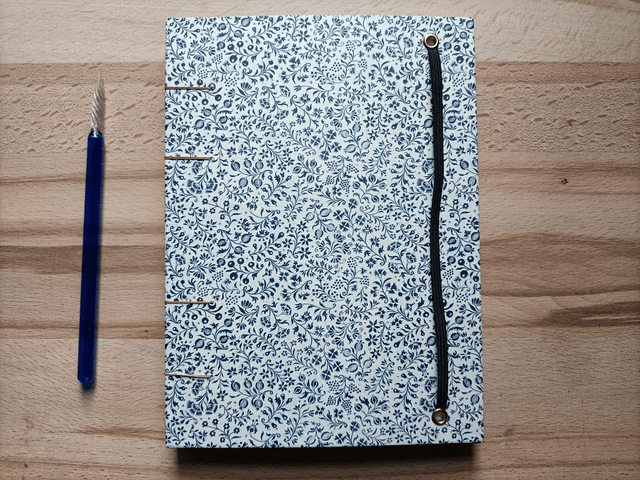 Carnet de notes style floral - bleu, rouge, noir 